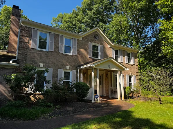 12129 Holly Knoll Cir, Great Falls, VA 22066