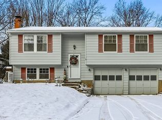 887 Ridgeview Dr, Medina, OH 44256