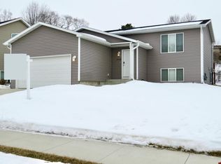 3118 Rose Dr SE, Rochester, MN 55904