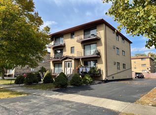 7928 W 90th St APT 1W, Hickory Hills, IL 60457
