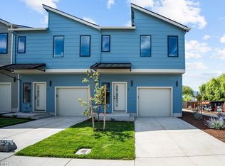 2032 Sunset Dr #1, Medford, OR 97501