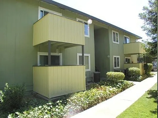 Lotus Landing Apartments — Photo 6