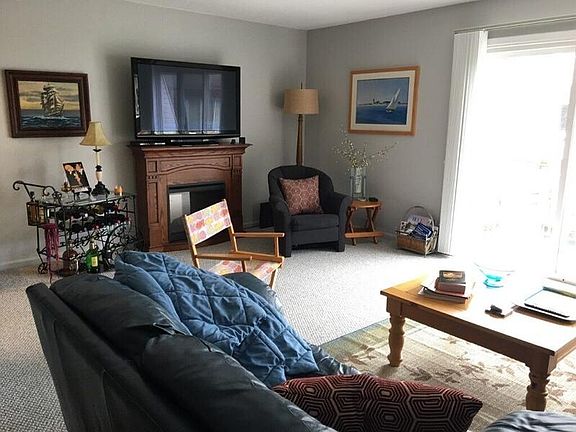 4th image of 3620 Lakeshore Dr APT F9