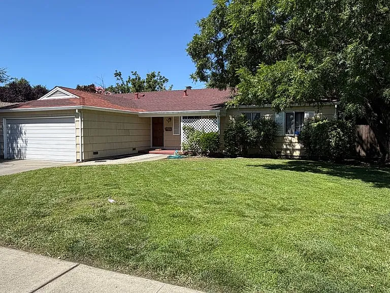 749 Anderson Rd — Photo 2