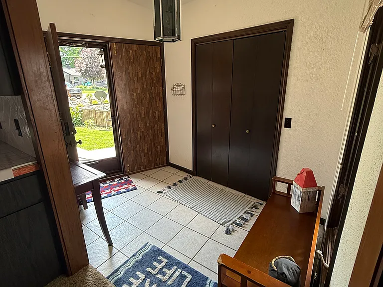 881 E Shore Dr — Photo 16