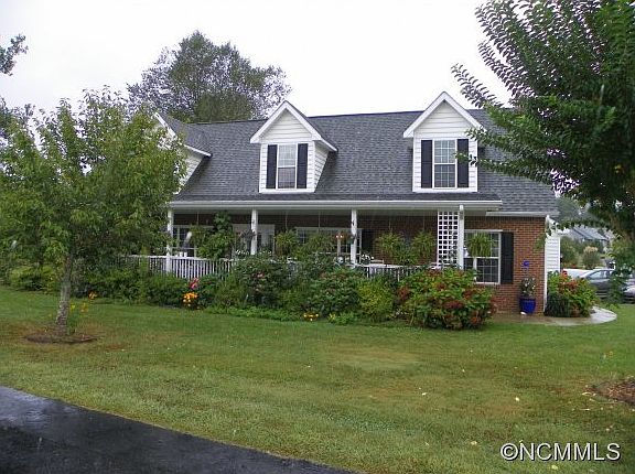 2nd image of 260 Blue Heron Dr