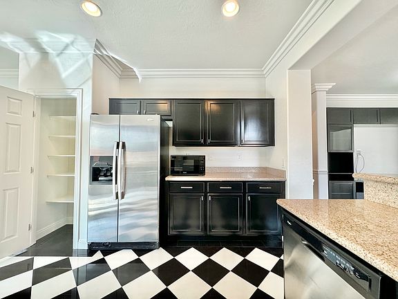 5th image of 317 Hillhead Ct