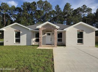 3412 Raintree Dr, Gautier, MS 39553
