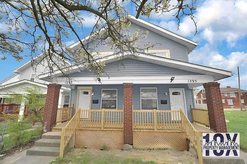 1593 Cleveland Ave photo 1
