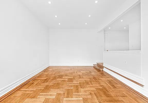 4th image of 230 Park Pl APT 6C