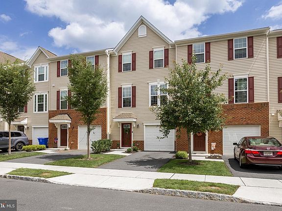 3rd image of 177 Nathan Dr