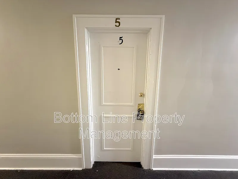 1 bed, 1.0 bath, 1000 sqft, $1,345 — Photo 2