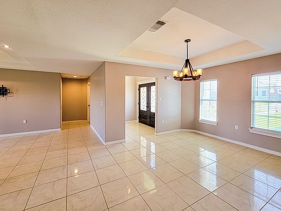 4th image of 2713 Villa Romel Blvd