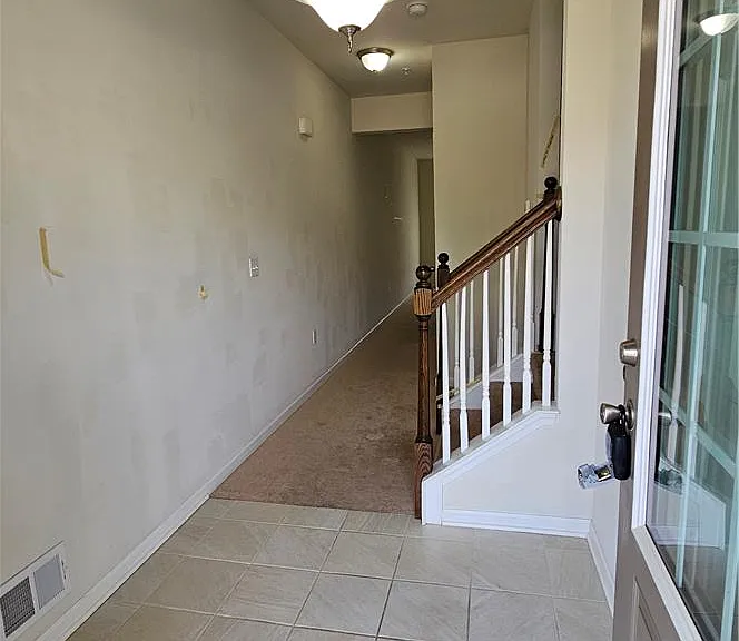 1462 Black Forest Dr S — Photo 5
