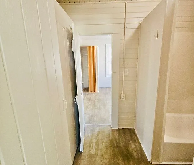 1135 Polk St W — Photo 17