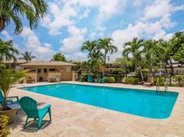 2907 NE 8th Ter APT 205