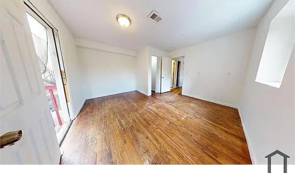 35 Wright St #1 — Photo 7