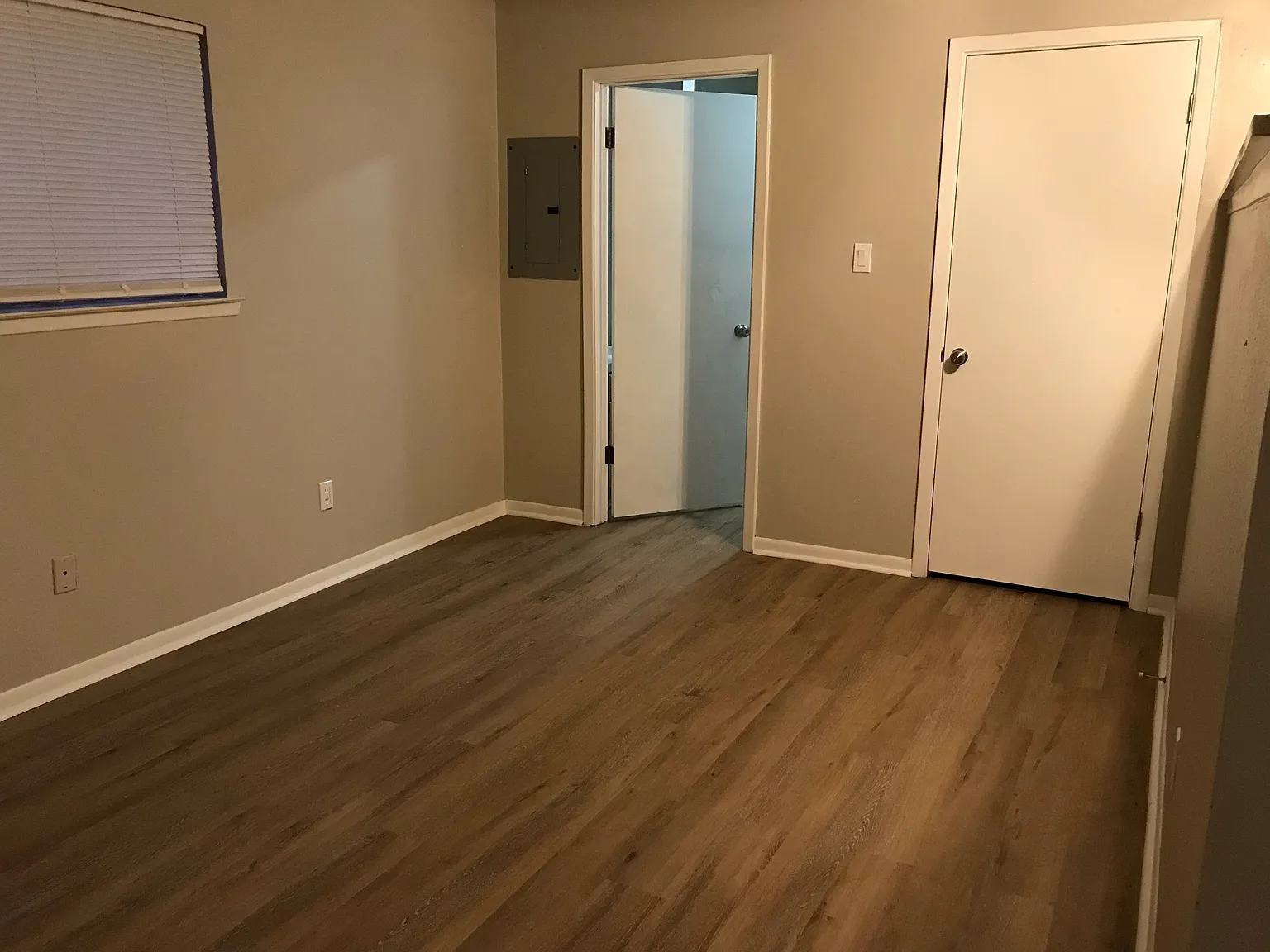 Colonial Apartments 115 — Photo 4