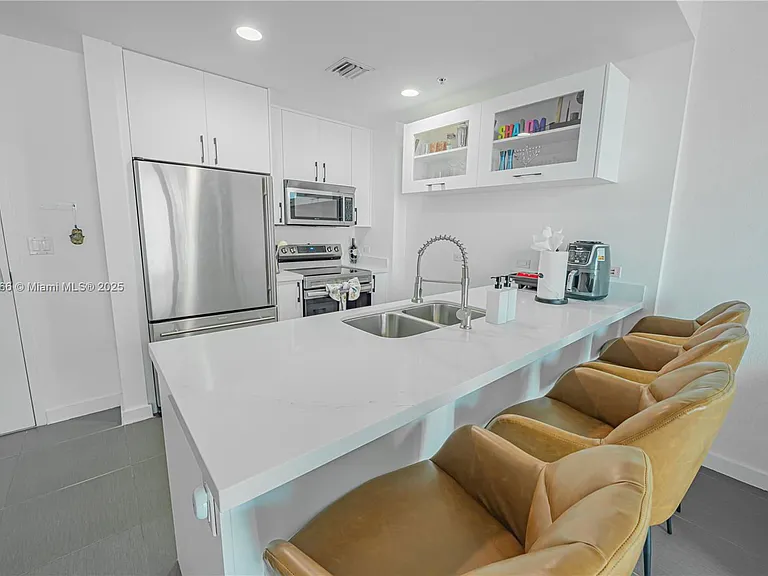 3301 NE 1st Ave #MO702 — Photo 4