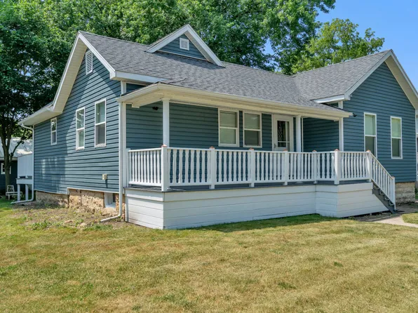 316 W Corning Ave, Peotone, IL 60468