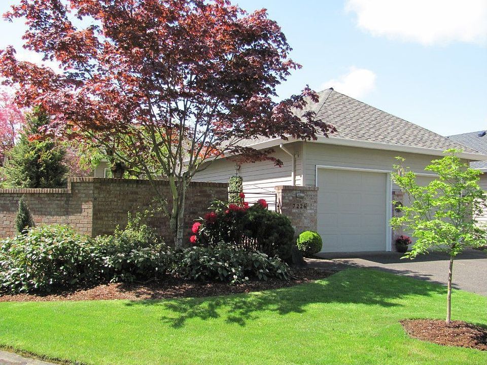 Pending: 7226 SW Lake Ct, Wilsonville, OR 97070