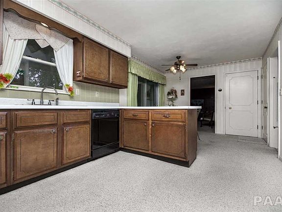4th image of 1915 W Sunnyview Dr