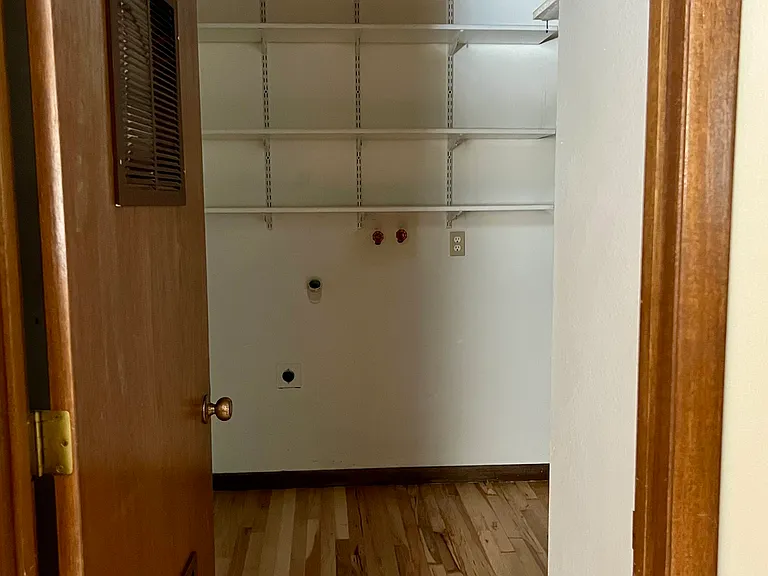 Laundry/utility room