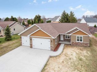 W1977 Finnigans Ridge Ln, Freedom, WI 54130