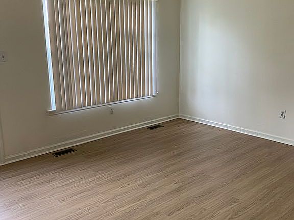 5th image of 101 Robynwood Dr