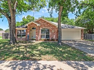 1626 Summertree Ln, Grand Prairie, TX 75052