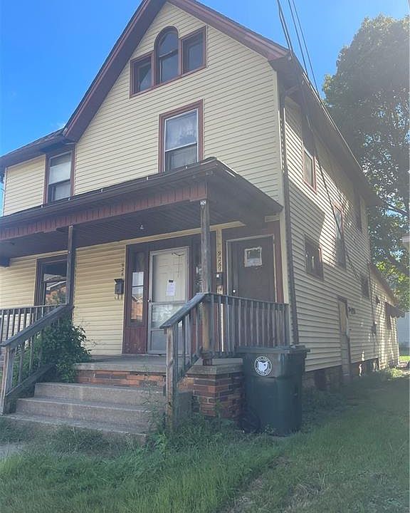 1st image of 926 Harriet Ave NW