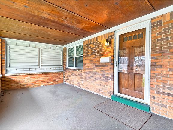 4th image of 4632 Woodhill Dr