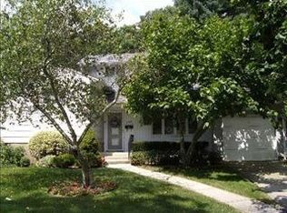 1360 Lakeshore Dr, Massapequa Park, NY 11762
