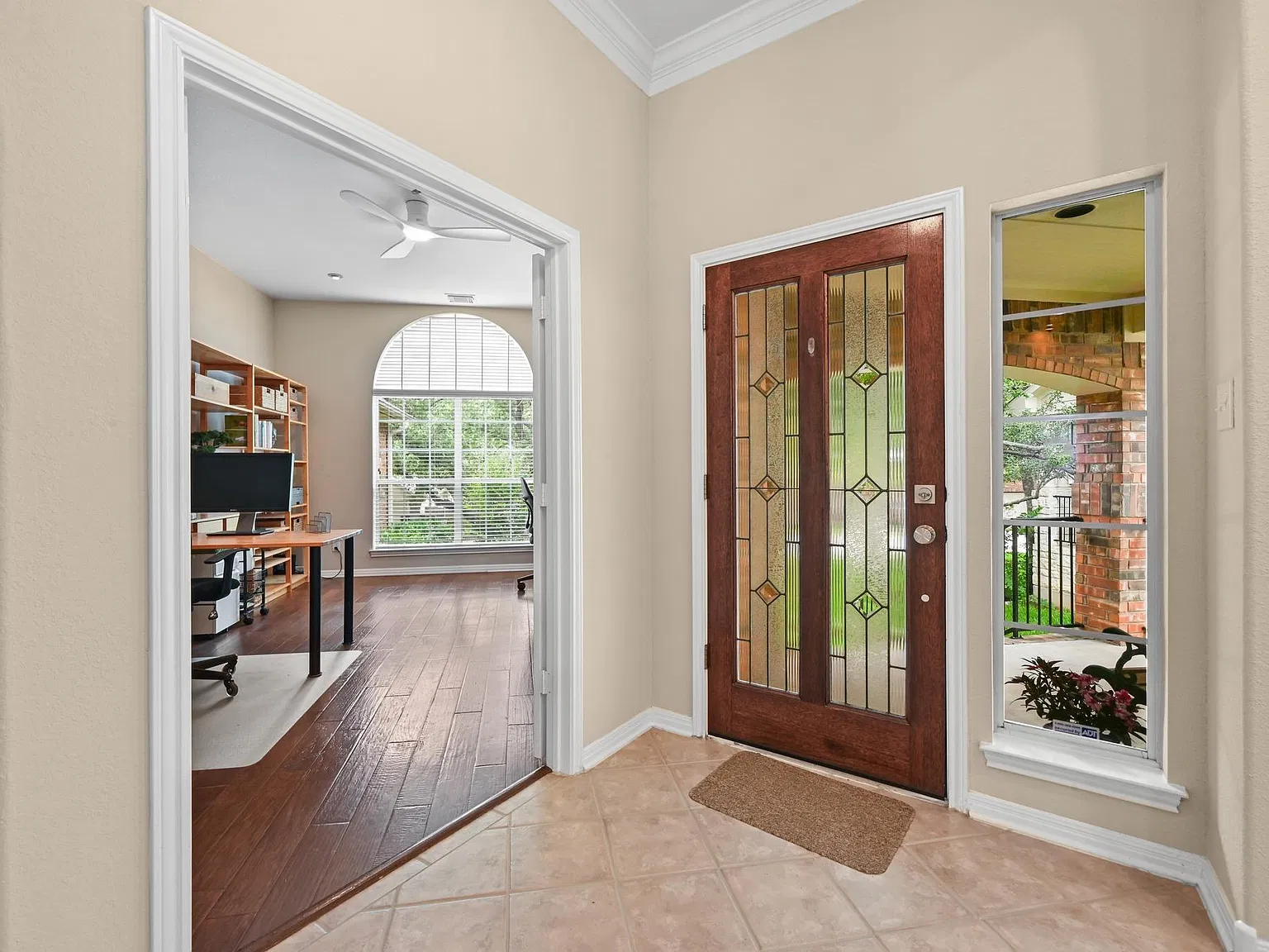 4 bed, 2.0 bath, 2315 sqft, $2,750 — Photo 3