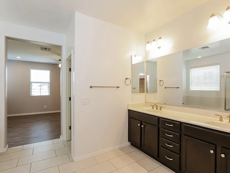 2252 S Osborn Ln — Photo 12