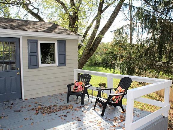4th image of 6 Evergreen Ln