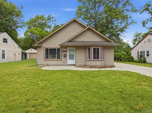 22141 Condon St, Oak Park, MI 48237