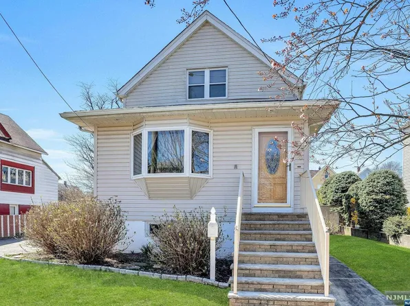 33 Cedar St, Garfield, NJ 07026