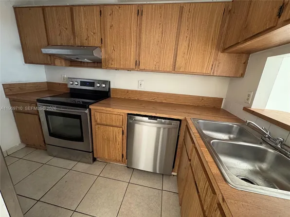 1024 Twin Lakes Dr #21-F, Coral Springs, FL 33071