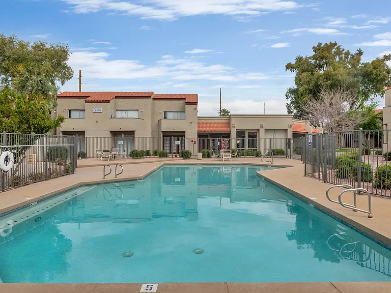 Glen Brae Apartments — Photo 7
