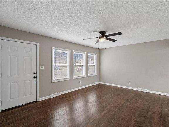 4th image of 7337 College Ave