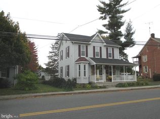 205 Hanover St, New Oxford, PA 17350