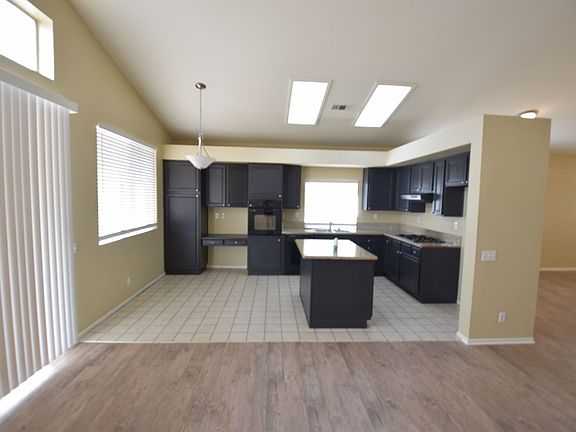 5th image of 32640 Ontario Way