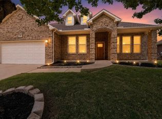66 Lucas Ln, Edgecliff Village, TX 76134