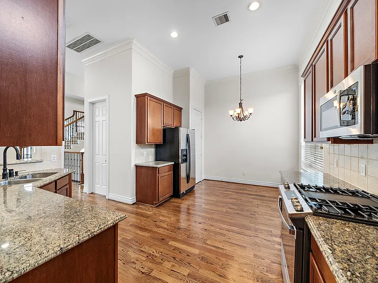 2828 Sherwin St — Photo 18