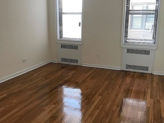 5th image of 2072 E 17th St #3D