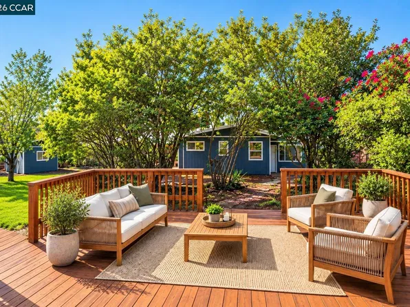 21 Gibson Ln, Clayton, CA 94517