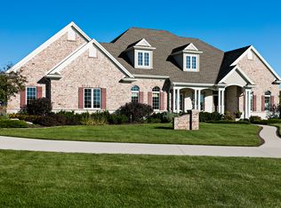 2877 Seafarer Way, Suamico, WI 54173