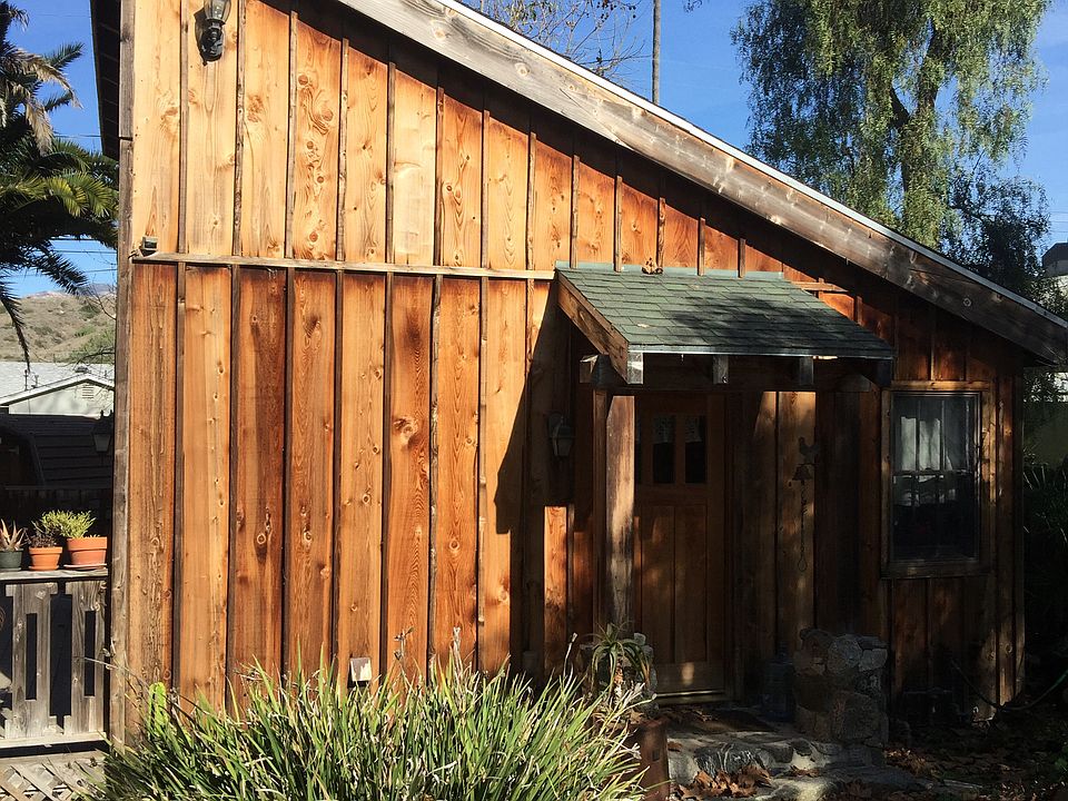 Studio 8000 sq ft Lot 