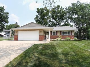 317 Shagbark Ct, Schaumburg, IL 60193